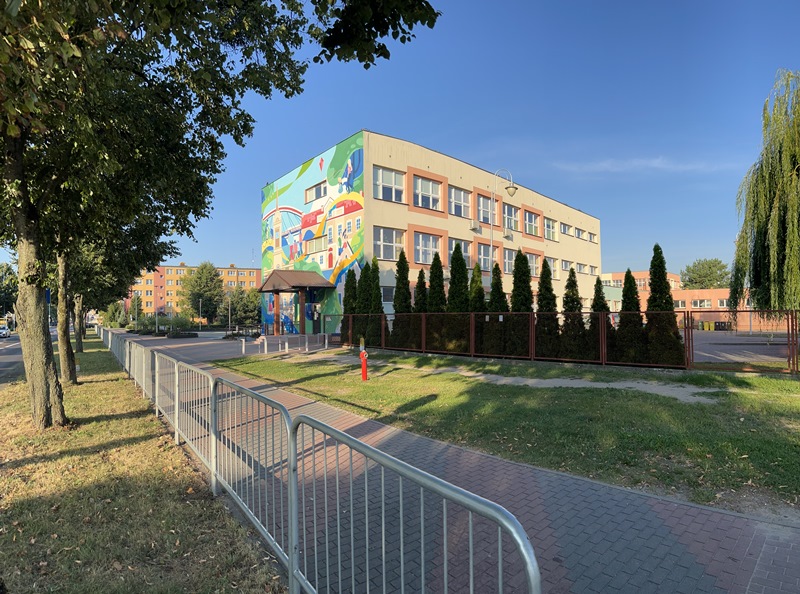 Zdjęcie przedstawiające budynek Miejskiego Ośrodka Pomocy Rodzinie w Ostrołęce